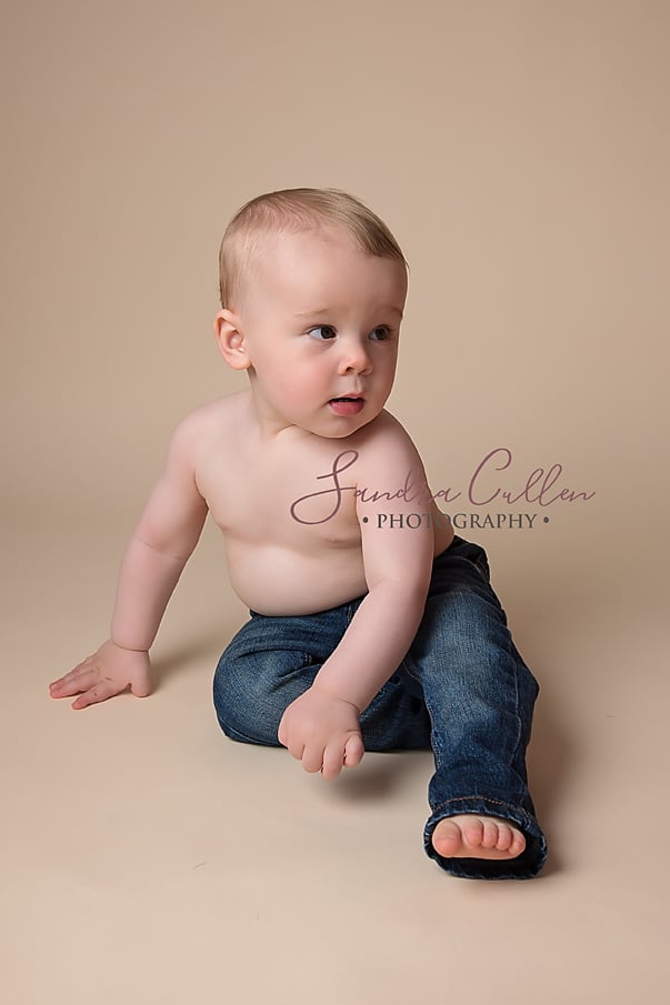 Toddler boy photographed by Sandra Cullen Photography